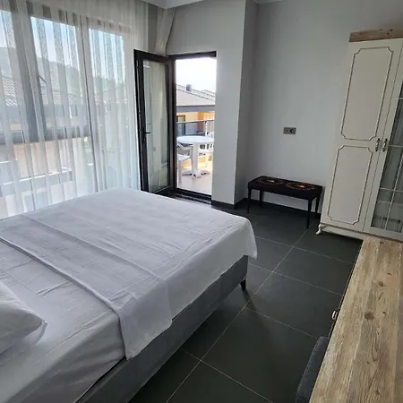 Cesur C4 Oezel Havuzlu * ダラマン