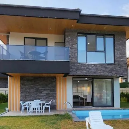 Βίλα Cesur C4 Oezel Havuzlu *