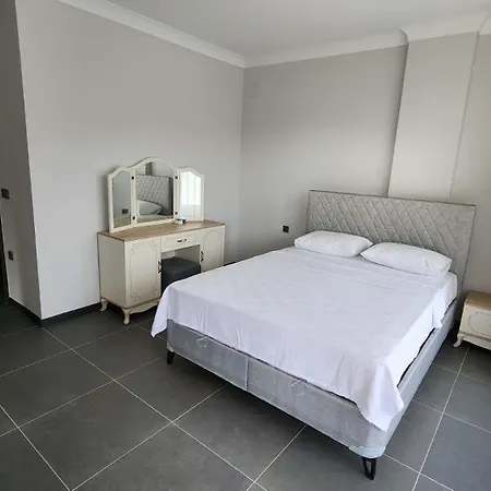 Cesur C4 Oezel Havuzlu Villa *