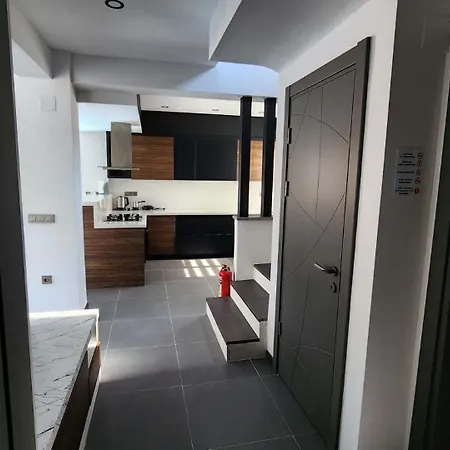 Cesur C4 Oezel Havuzlu Dalaman